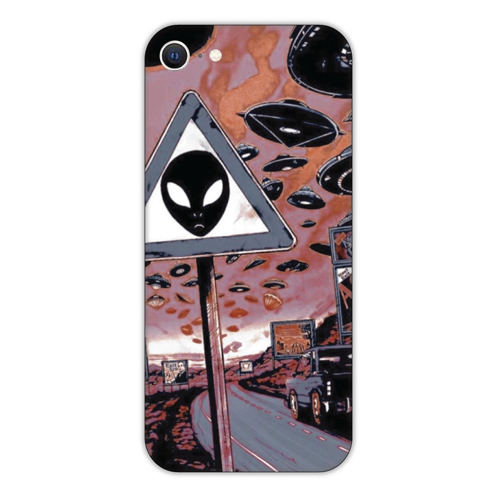 Alien street Apple Hard Case - Iphone SE 2022 Models