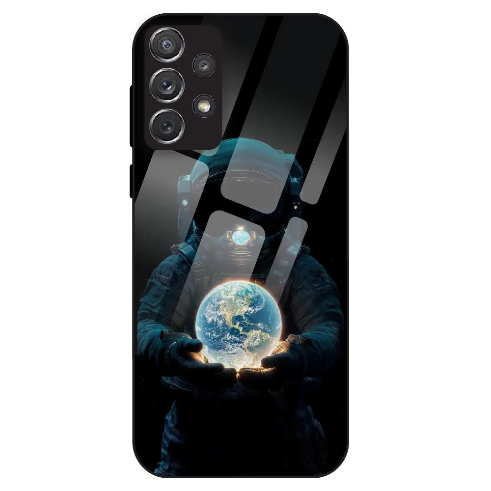 Astronaut Holding Earth - Glass Case For Samsung Galaxy A72
