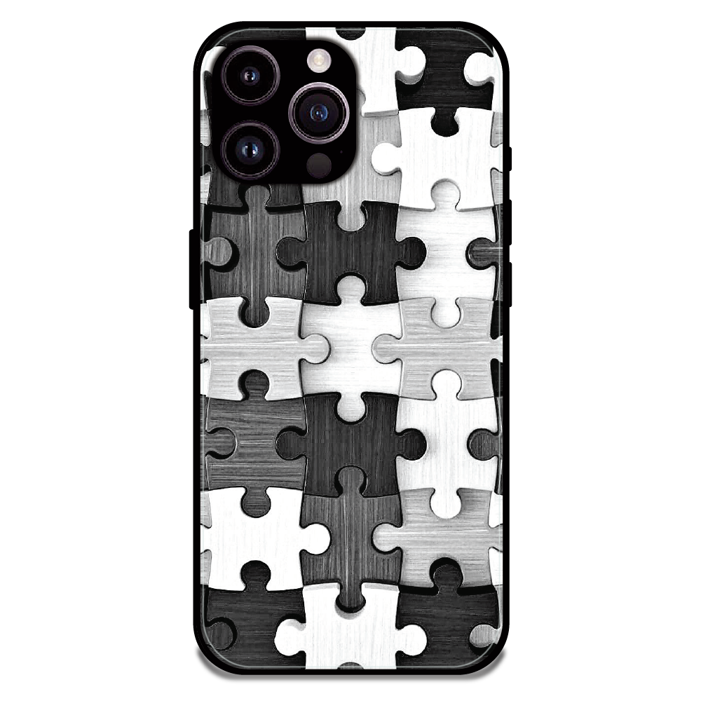 Maze - Glossy Metal Silicone Case For Apple iPhone 16 Pro