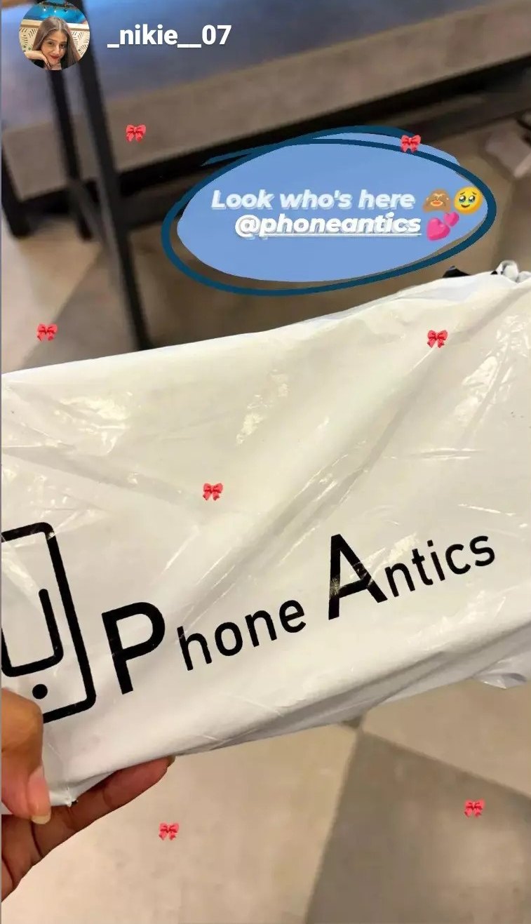 Customer @_nikie__07 with their PhoneAntics case