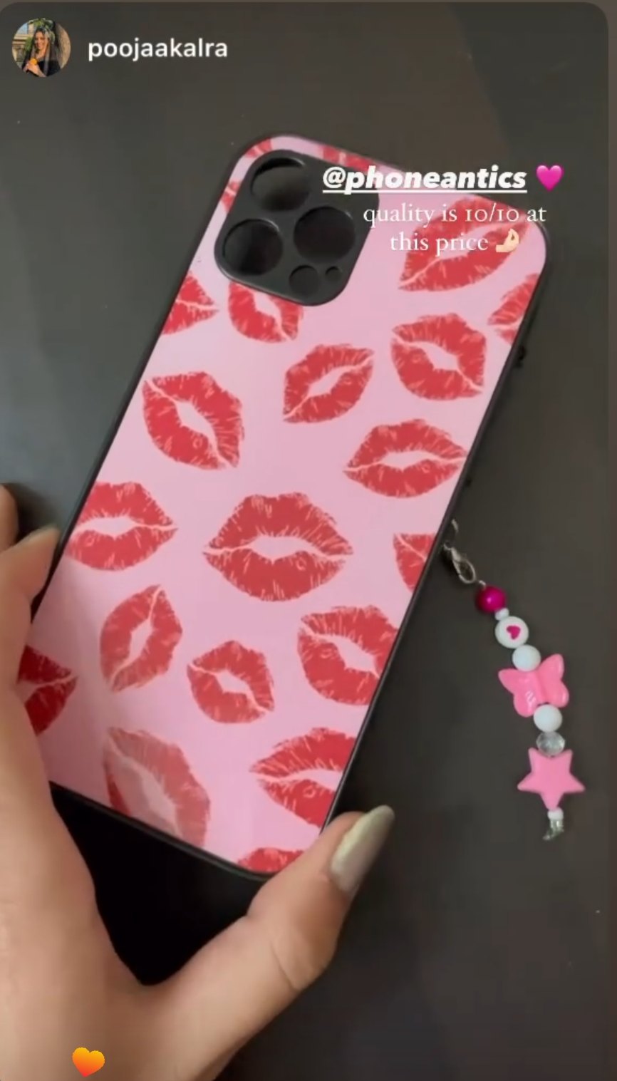 Customer @poojaakalra with their PhoneAntics case